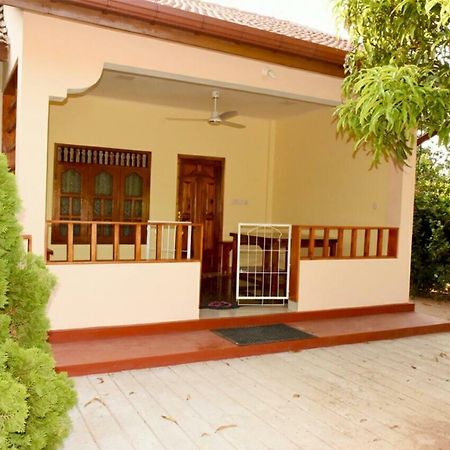 New Land Guest House Batticaloa Exterior photo
